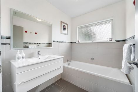 Photo of property in 844 Whangaparaoa Road, Manly, Whangaparaoa, 0930