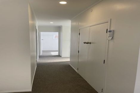 Photo of property in 56 Beechdale Crescent, Pakuranga Heights, Auckland, 2010