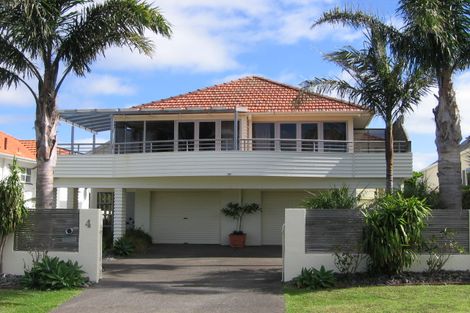 Photo of property in 2/4 Midway Avenue, Castor Bay, Auckland, 0620