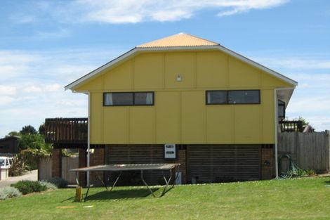 Photo of property in 3a Vela Place, Clarks Beach, 2122