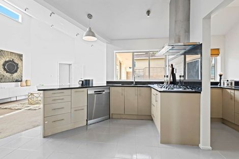 Photo of property in 14 Kinleith Way, Albany, Auckland, 0632