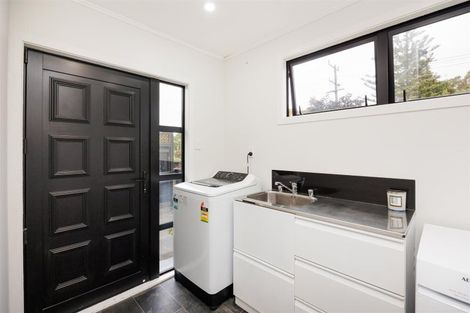 Photo of property in 36 Wanganui Road, Marton, 4710