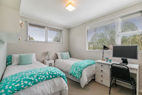 Photo of property in 8 Palawan Place, Torbay, Auckland, 0630