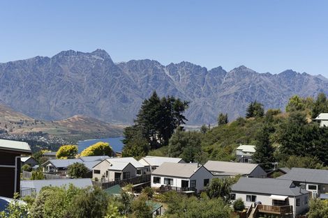 Photo of property in 9a Dart Place, Fernhill, Queenstown, 9300