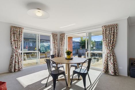 Photo of property in 15 Hamon Place, Pukehangi, Rotorua, 3015