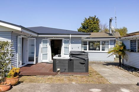 Photo of property in 21 Macdonald Road, Glenview, Hamilton, 3206