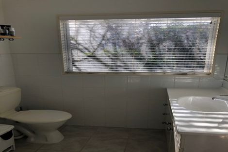 Photo of property in 4 Portal Place, Murrays Bay, Auckland, 0630