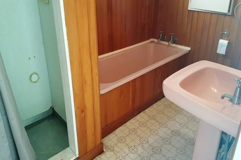 Photo of property in 6 Bloomfield Place, Epsom, Auckland, 1023