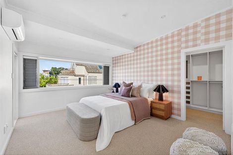 Photo of property in 5 Holiday Road, Milford, Auckland, 0620