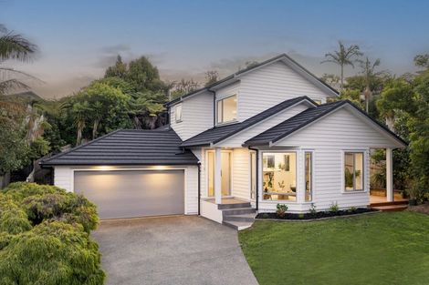 Photo of property in 18 Greenleaf Way, Northcross, Auckland, 0630