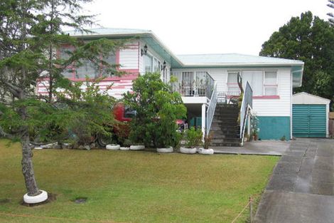 Photo of property in 62 Farquhar Road, Glendene, Auckland, 0602
