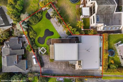 Photo of property in 123 Carlisle Road, Northcross, Auckland, 0632