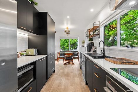 Photo of property in 16 Urlich Drive, Ranui, Auckland, 0612