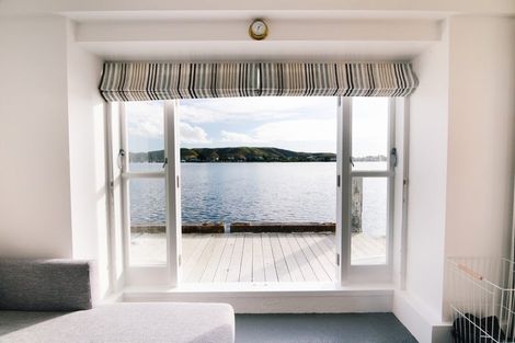 Photo of property in 18 Trevor Terrace, Paremata, Porirua, 5024