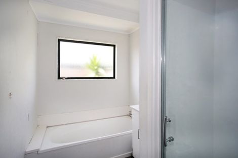 Photo of property in 2/8 Freyberg Crescent, Pukekohe, 2120