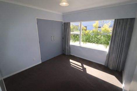 Photo of property in 1 Red Bluff Rise, Campbells Bay, Auckland, 0630
