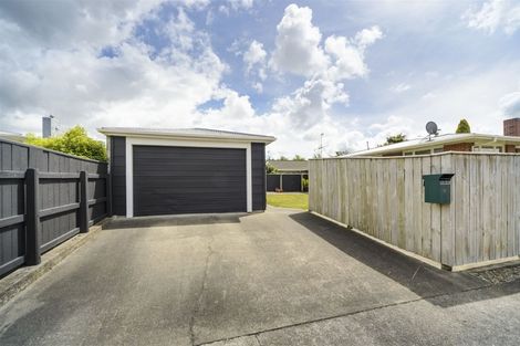 Photo of property in 16 Kapiti Place, Awapuni, Palmerston North, 4412
