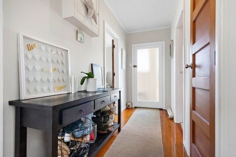 Photo of property in 43 Hutchinson Avenue, New Lynn, Auckland, 0600