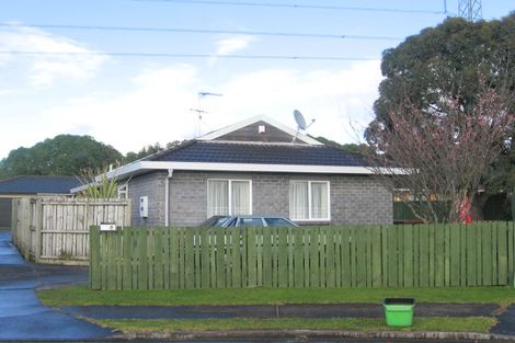 Photo of property in 2/34 Heathridge Place, Burswood, Auckland, 2013