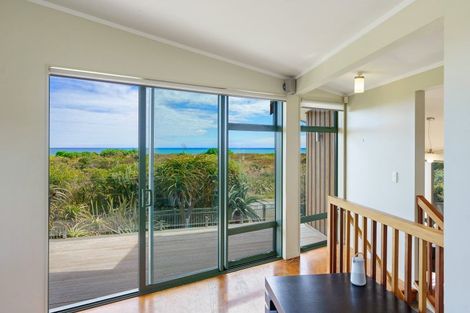 Photo of property in 31 Kapiti Lane, Otaki Beach, Otaki, 5512