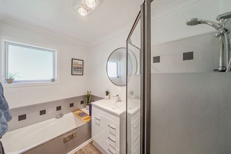Photo of property in 38 Postgate Drive, Whitby, Porirua, 5024