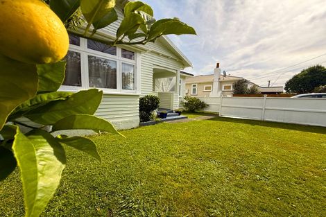 Photo of property in 4 Norton Park Avenue, Fairfield, Lower Hutt, 5011