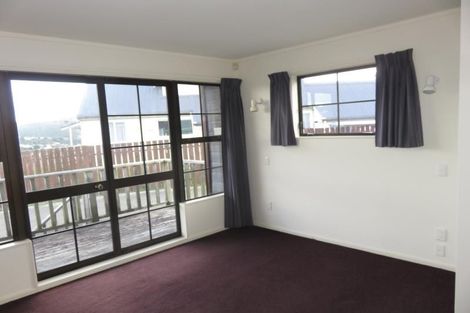 Photo of property in 28 Dominica Crescent, Grenada Village, Wellington, 6037