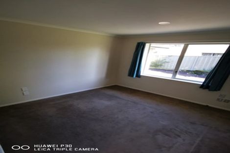 Photo of property in 23 Erceg Way, Rosehill, Papakura, 2113