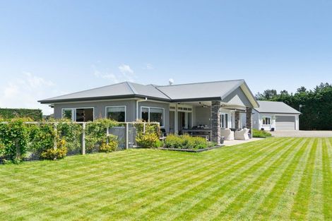 Photo of property in 6 Campbell Drive, Martinborough, 5711