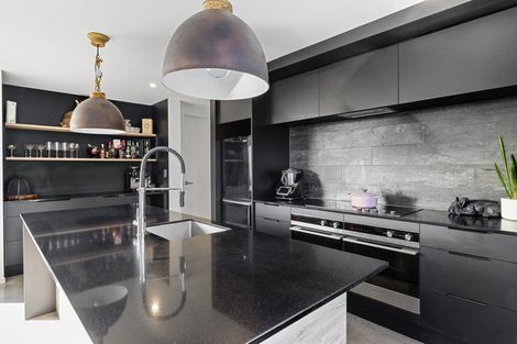 Photo of property in 15 Desmond Place, Bell Block, New Plymouth, 4312