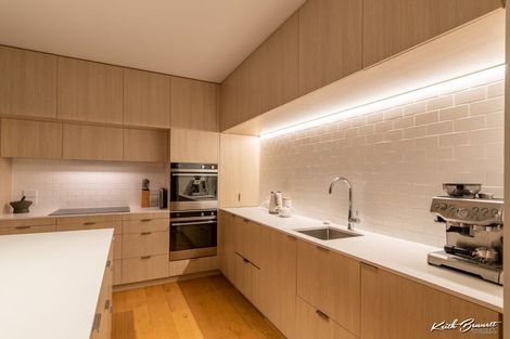 Photo of property in 5 Jean Caldwell Way, Island Bay, Wellington, 6023