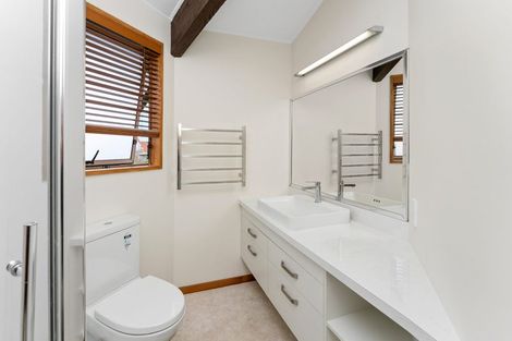 Photo of property in 9 Frances Street, Waikanae Beach, Waikanae, 5036