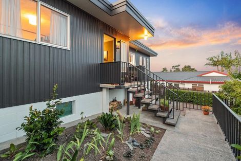 Photo of property in 22 Widmore Drive, Massey, Auckland, 0614