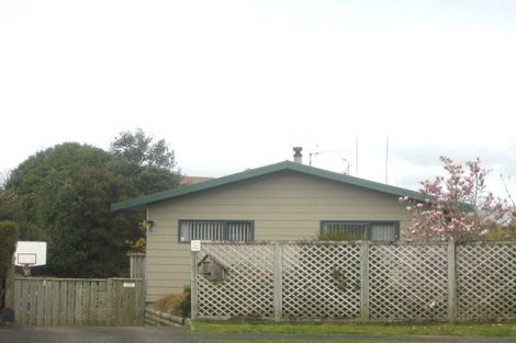 Photo of property in 15 Hamua Place, Waitara, 4320