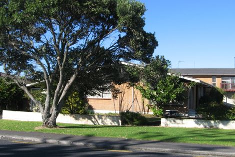 Photo of property in 1/24 Tamariki Avenue, Kelston, Auckland, 0602