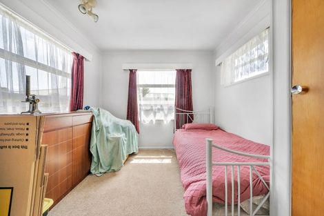 Photo of property in 14 Lucas Place, Weymouth, Auckland, 2103