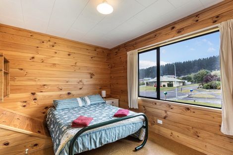 Photo of property in 6 Rowena Crescent, Motuoapa, 3382