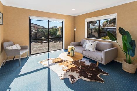 Photo of property in 16 Alba Place, Cambridge, 3434