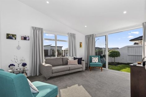 Photo of property in 19 Hiria Crescent, Papamoa Beach, Papamoa, 3118