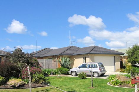 Photo of property in 54 Mcleod Place, Papamoa Beach, Papamoa, 3118