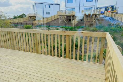 Photo of property in 41b Crestview Rise, Papakura, 2110