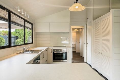 Photo of property in 41 Delamare Road, St Andrews, Hamilton, 3200