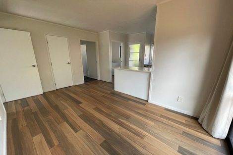 Photo of property in 2/1 Landsdale Place, Massey, Auckland, 0614