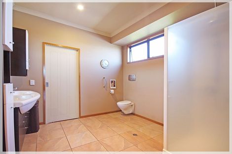 Photo of property in 49 Hartley Street, Foxton Beach, Foxton, 4815