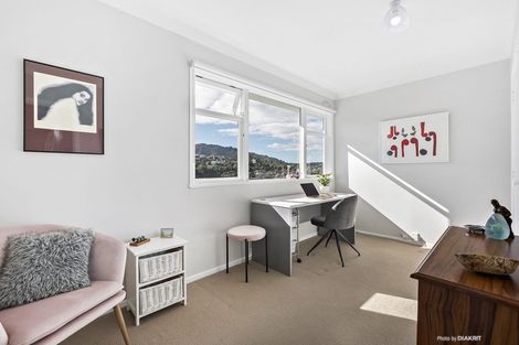 Photo of property in 6 Winston Street, Crofton Downs, Wellington, 6035