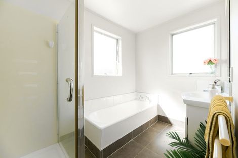 Photo of property in 17 Morriggia Place, Bayview, Auckland, 0629