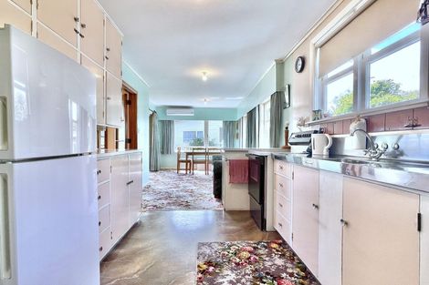 Photo of property in 3 Roberts Street, Tawa, Wellington, 5028