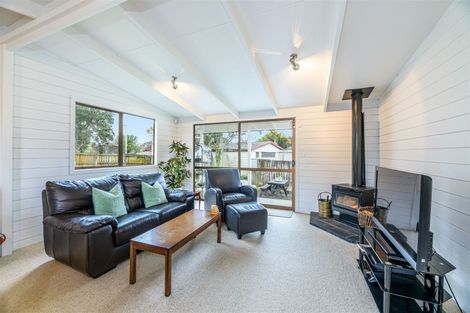 Photo of property in 100 Sturges Road, Henderson, Auckland, 0612