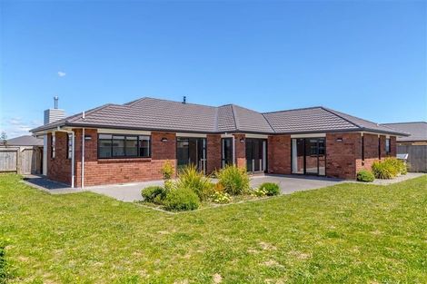 Photo of property in 11 Feist Street, Carterton, 5713