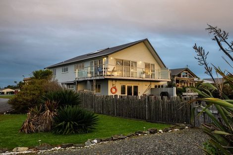 Photo of property in 33 Beach Street, Hokitika, 7810